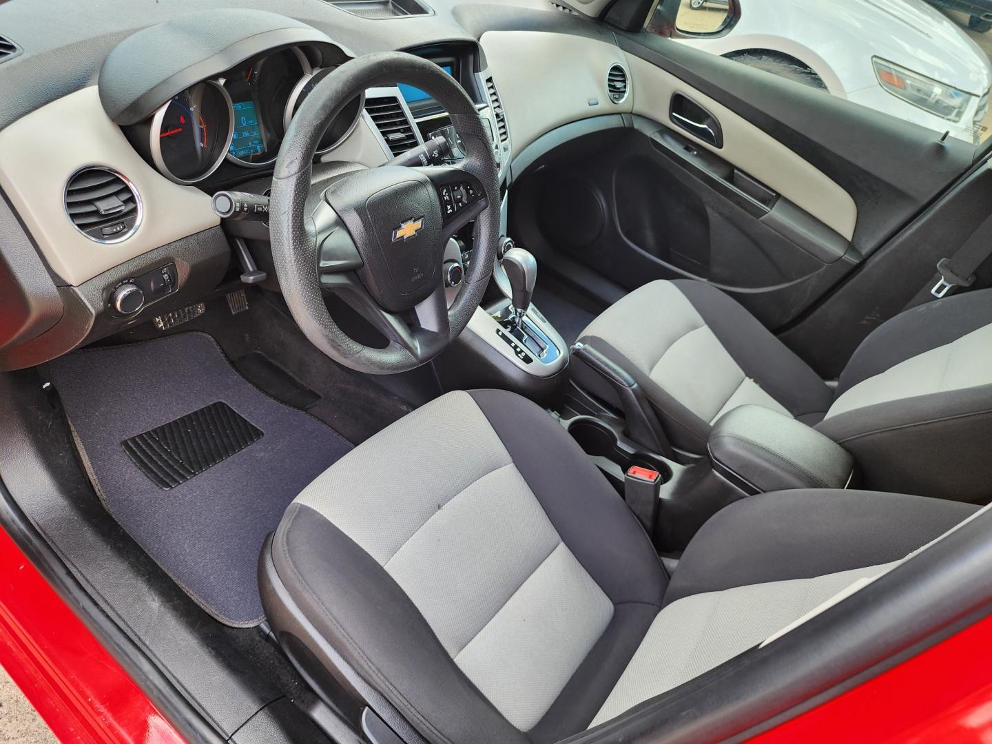 2014 RED Chevrolet Cruze LS (1G1PA5SH2E7) with an 1.8L L4 DOHC 16V FFV engine, 6-Speed Automatic transmission, located at 2660 S.Garland Avenue, Garland, TX, 75041, (469) 298-3118, 32.885387, -96.656776 - Welcome to DallasAutos4Less, one of the Premier BUY HERE PAY HERE Dealers in the North Dallas Area. We specialize in financing to people with NO CREDIT or BAD CREDIT. We need proof of income, proof of residence, and a ID. Come buy your new car from us today!! This is a very well cared for 2014 CH - Photo#10